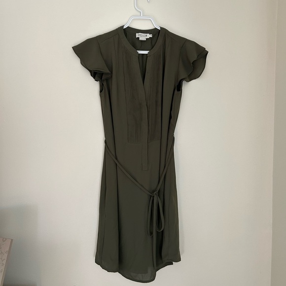 Molly Bracken Green Flutter Sleeve Wrap Midi Dress - Picture 1 of 5